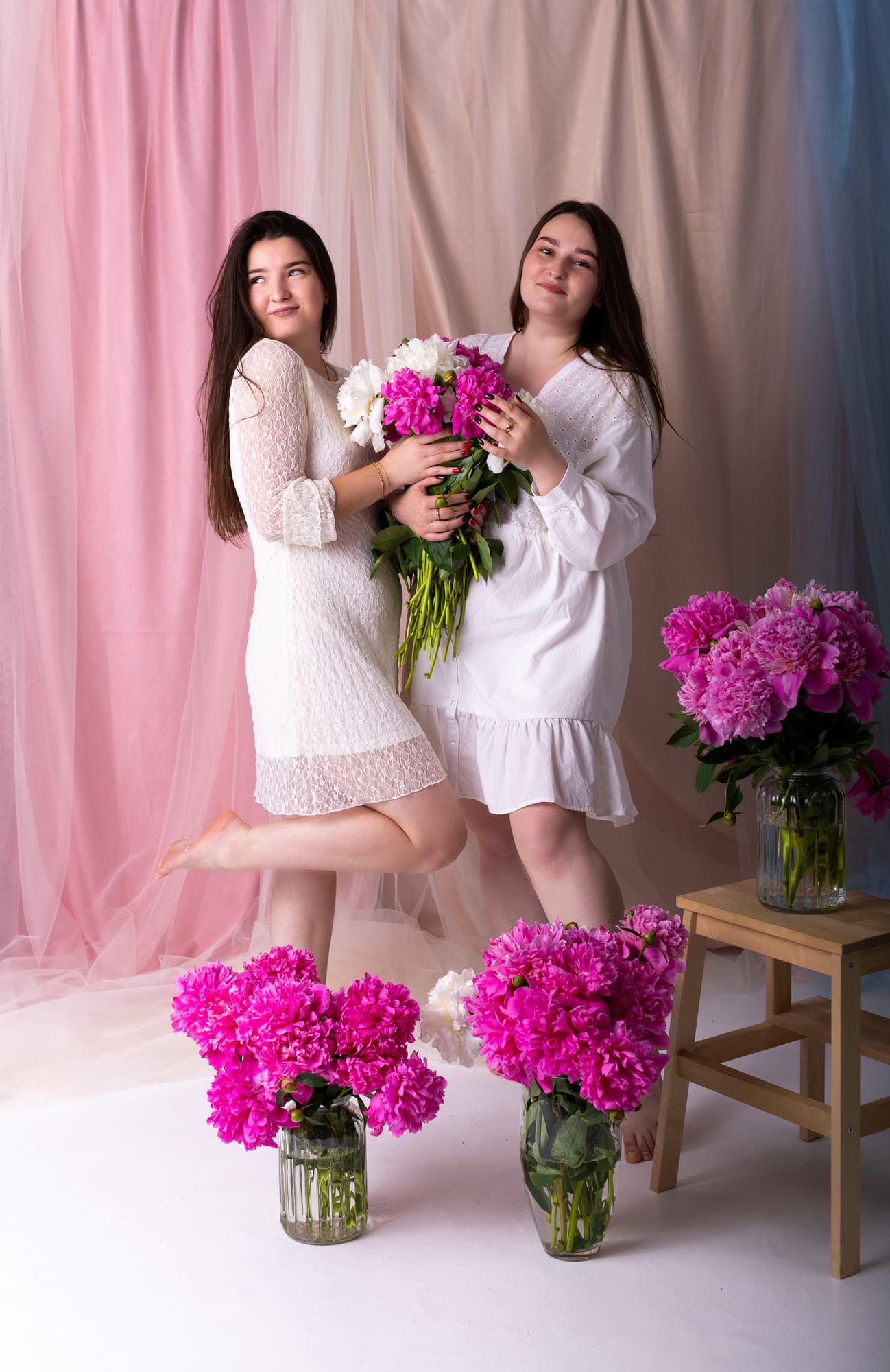 Sisters Alesya and Tanya thumbnail