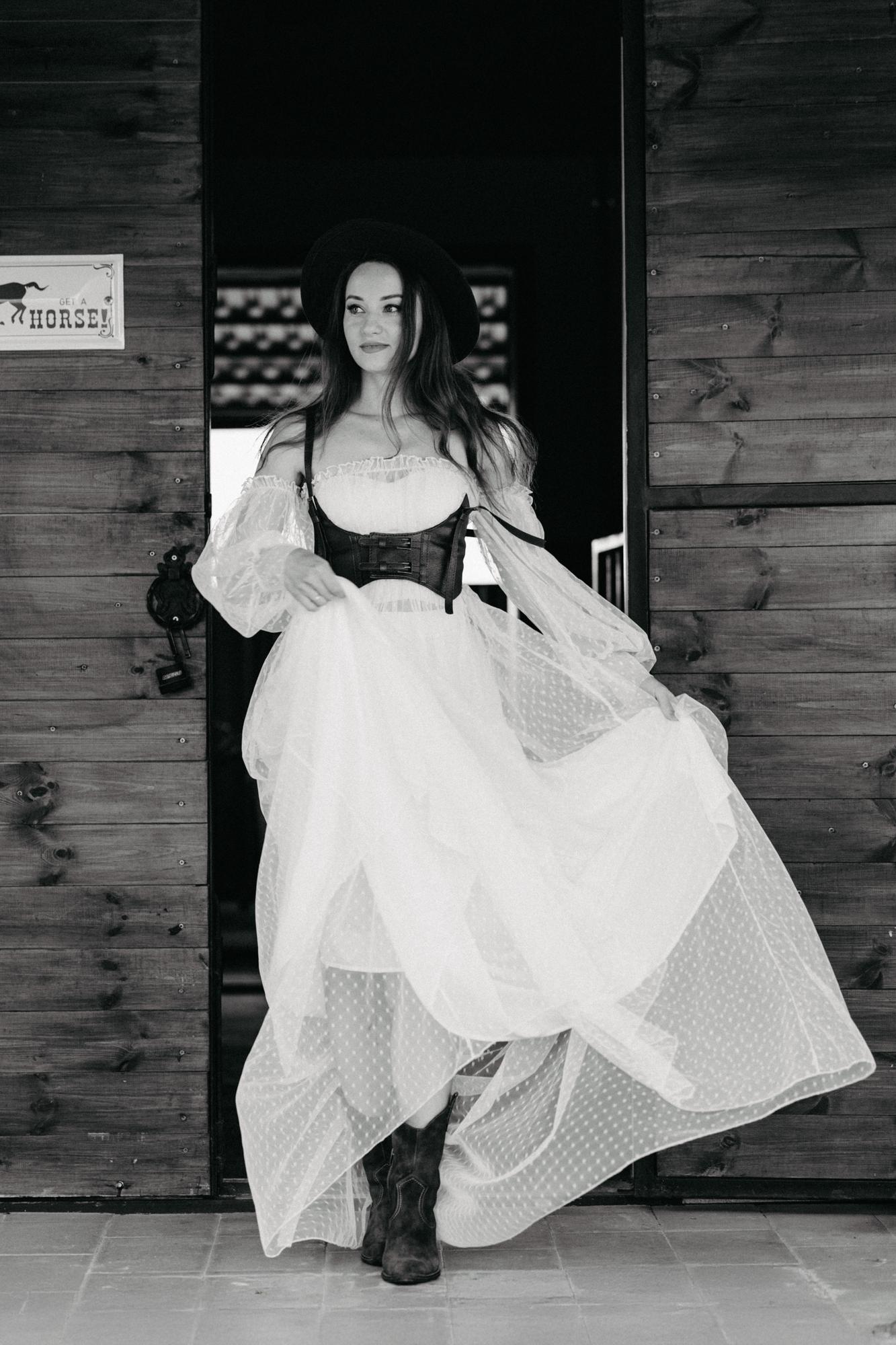 A summer evening at the stable · photo 12