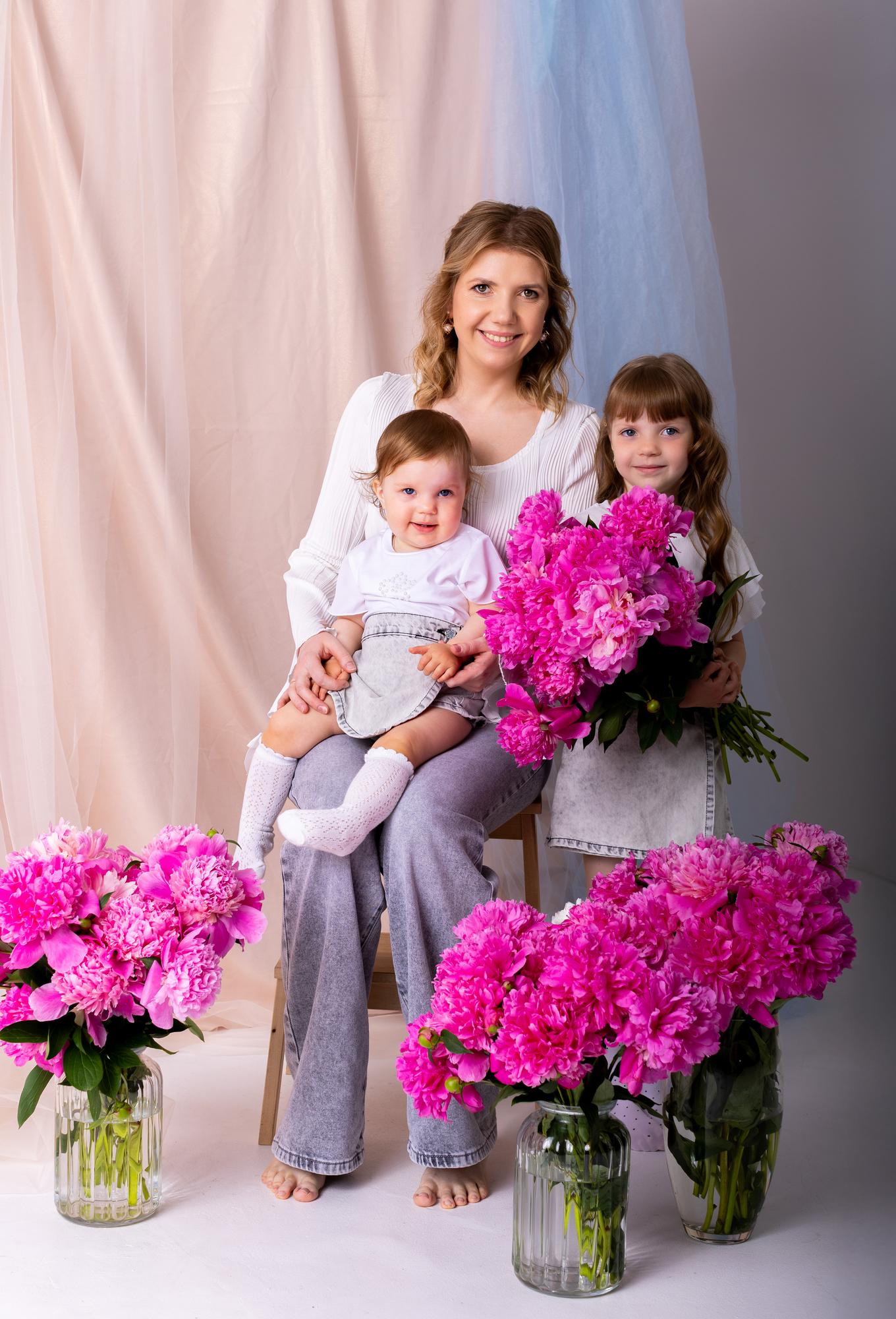 Ekaterina & daughters · photo 2