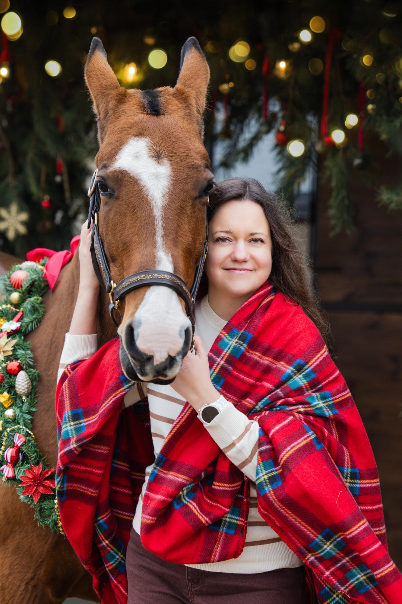 Ludmila, her son & Aibike · photo 4