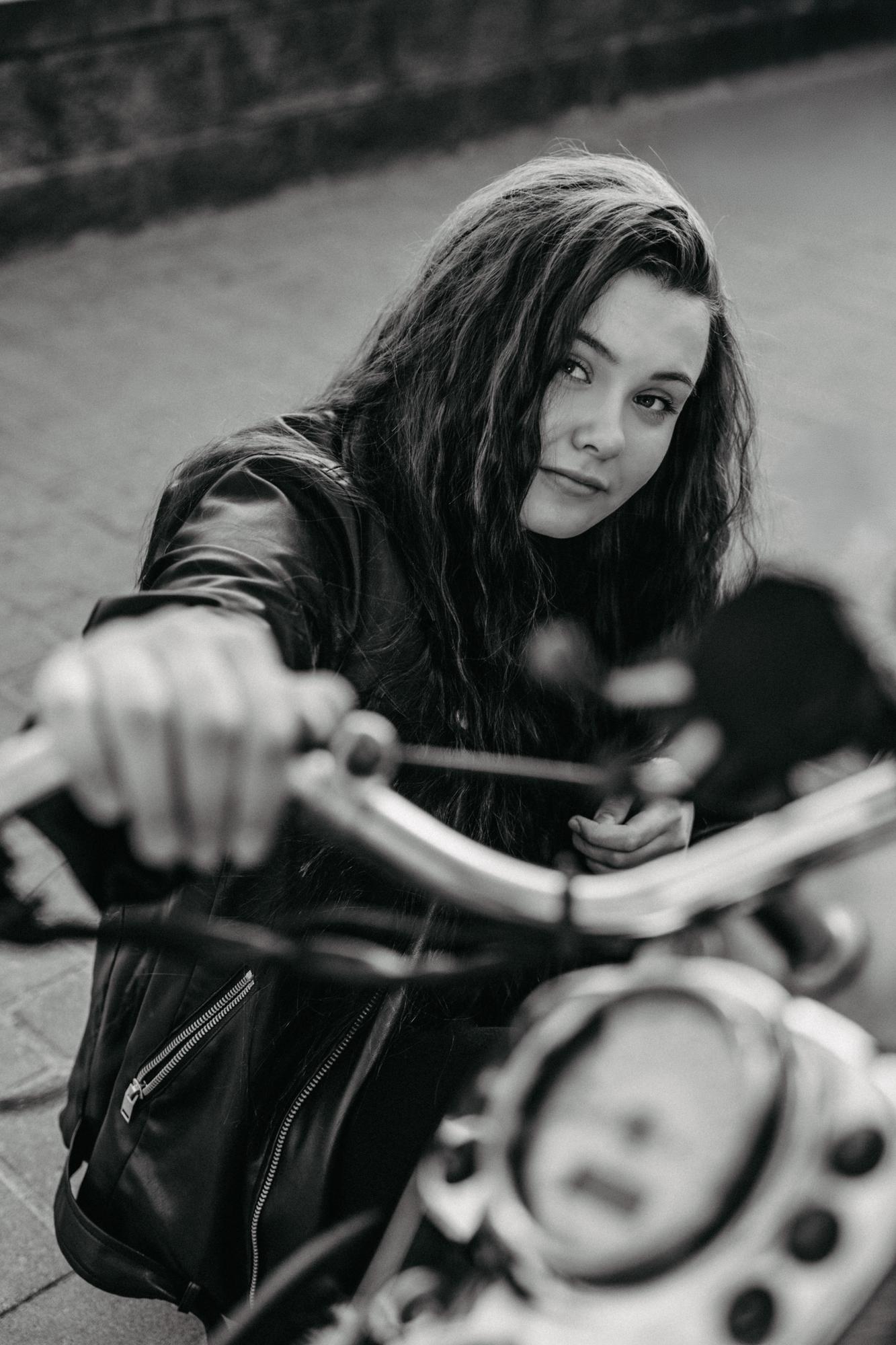 Veronika and the “iron horse” · photo 2