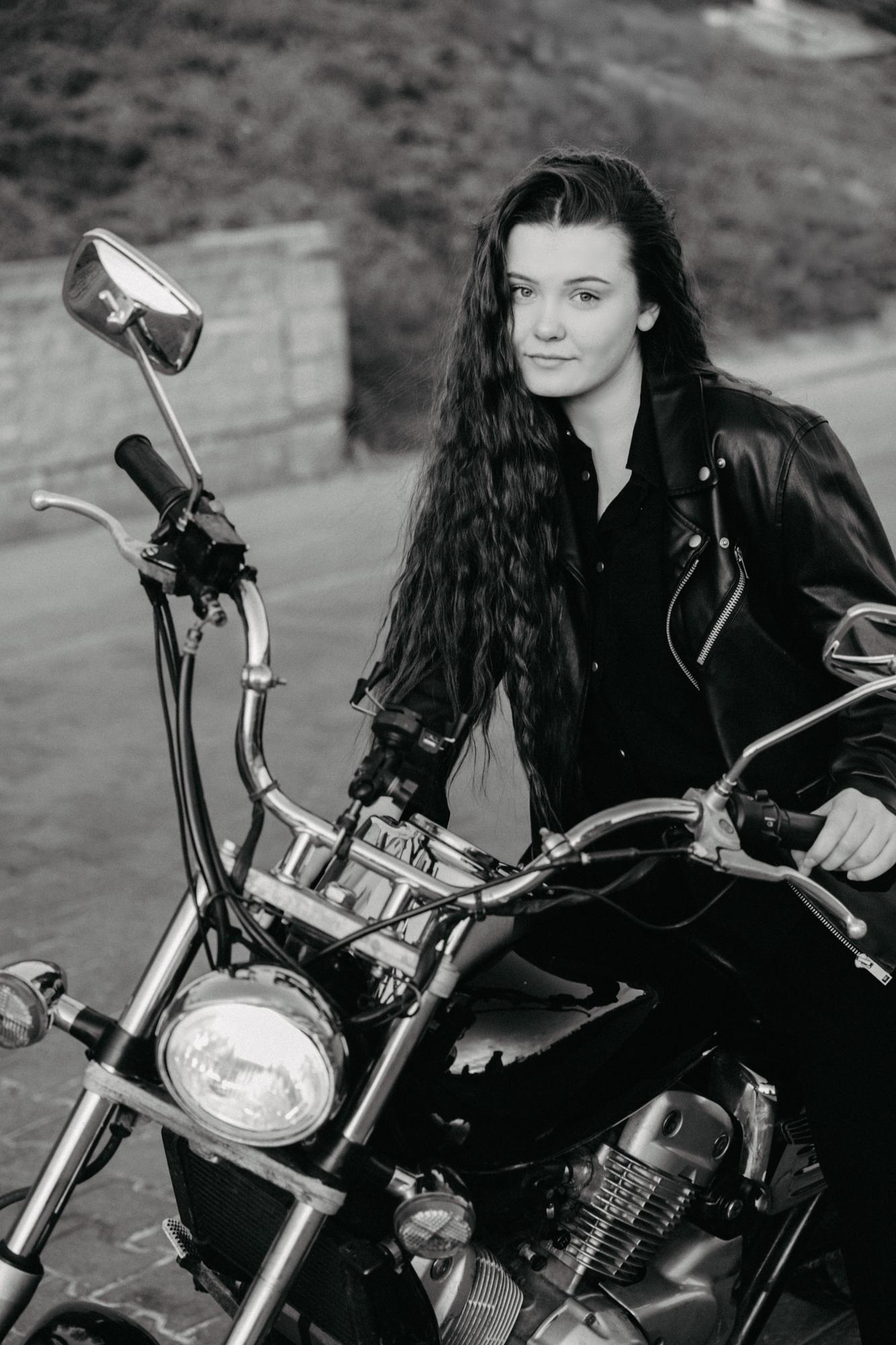 Veronika and the “iron horse” · photo 9